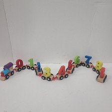 Wooden Number Train Set Multicolor Attachable Numbers 0-9 Engine  Caboose