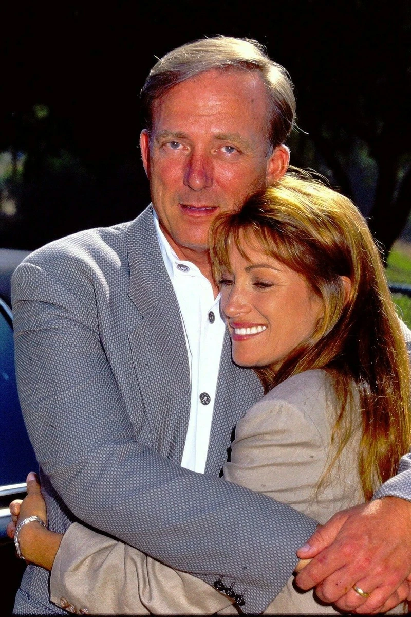 JANE SEYMOUR & JAMES KEACH - NEWSROOM OPENING - 35mm Slide - I COMBINE  SHIPPING | eBay