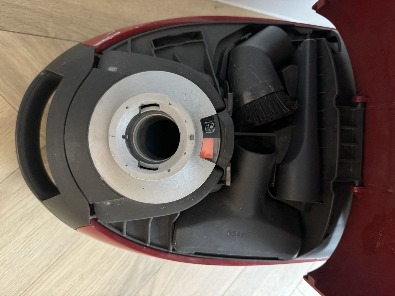 Miele Cat And Dog TT5000 vacuum cleaner 2200W working with attachments