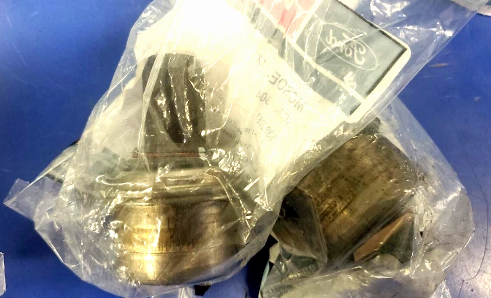 E150 E250 E350 upper and lower ball joints OEM!!!! - Image 3 of 4