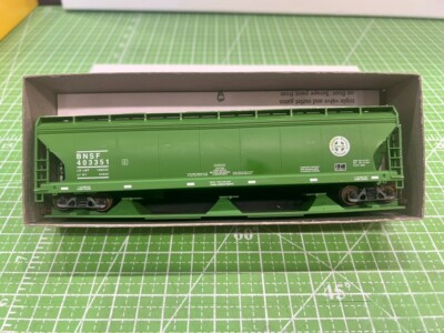 Accurail 3345 HO ACF CSX 3-Bay CVD Centerflow Covered Hopper Partially Assembled