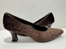 Vtg Salvatore Ferragamo Womens Brown Velvet Heels Shoes Sz 7B Flaminia