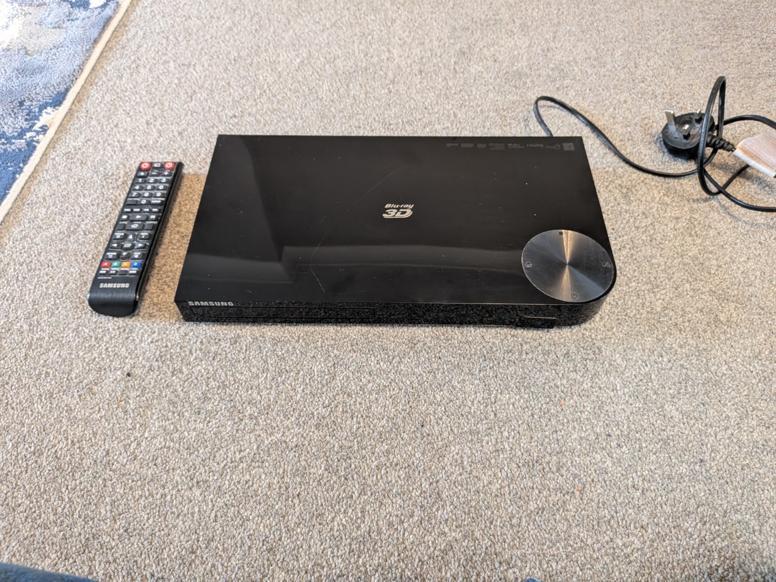 Samsung BD-F5500 3D Blu-ray Player - With Remote