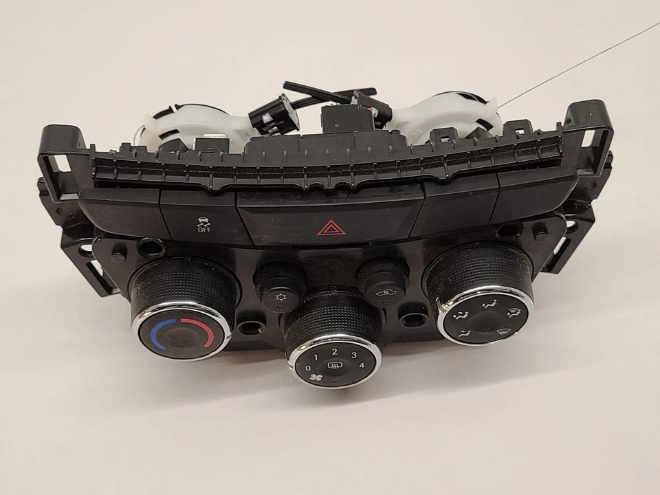 Control de temperatura sin calentador eléctrico Chevrolet Trax 17-21 42521436 Foto 2 de 4