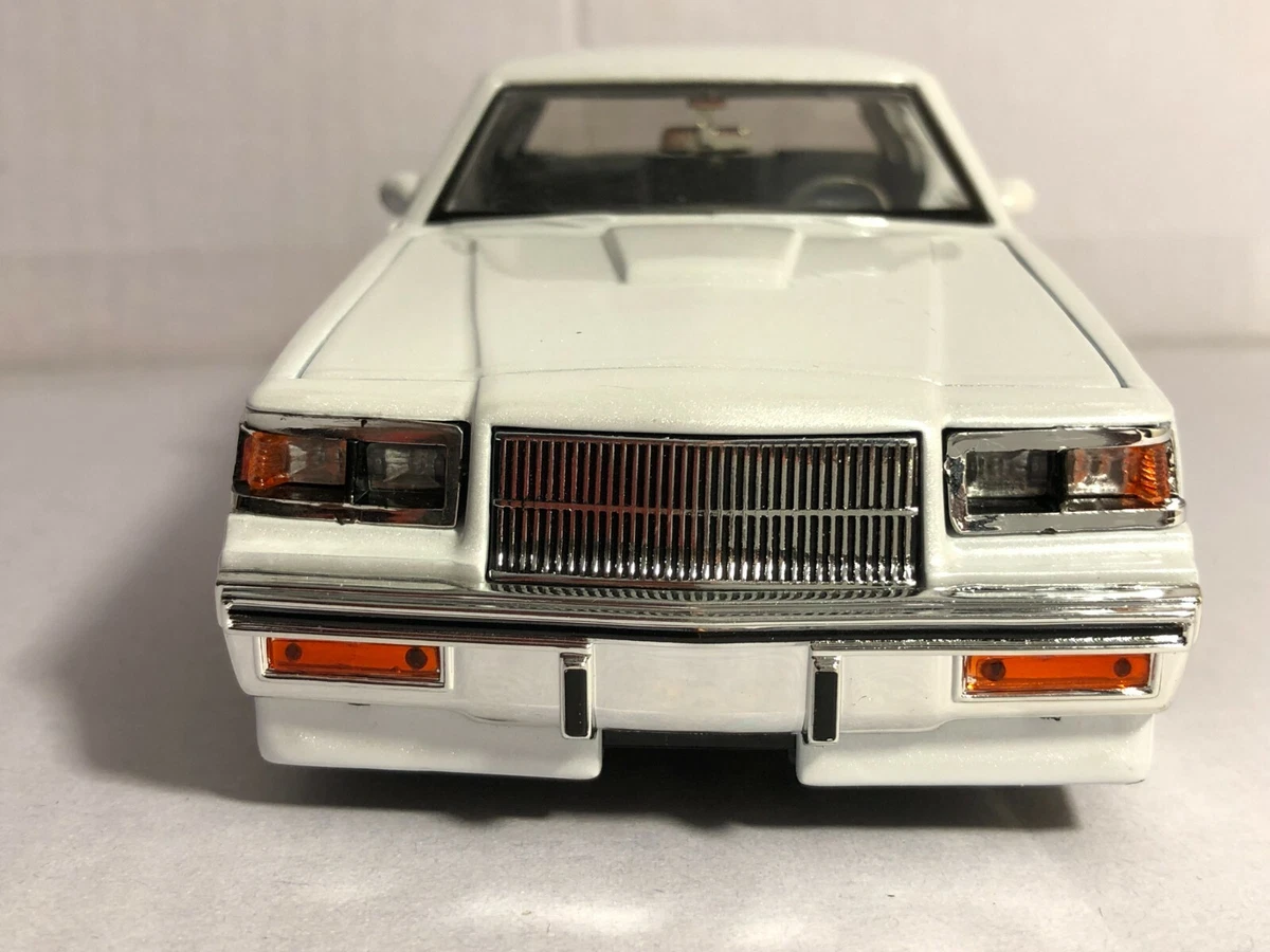 JADA DUB CITY 1987 BUICK GRAND NATIONAL 1:24 WHITE / BLACK WHEELS NEW NO BOX