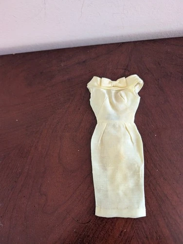 Vintage 1962-63 Barbie Fashion Pak Yellow Silk Sheath Dress Bow With ONLY