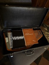 Oscar Schmidt Autoharp Natural Brown Finish with Hard Case and Music Book