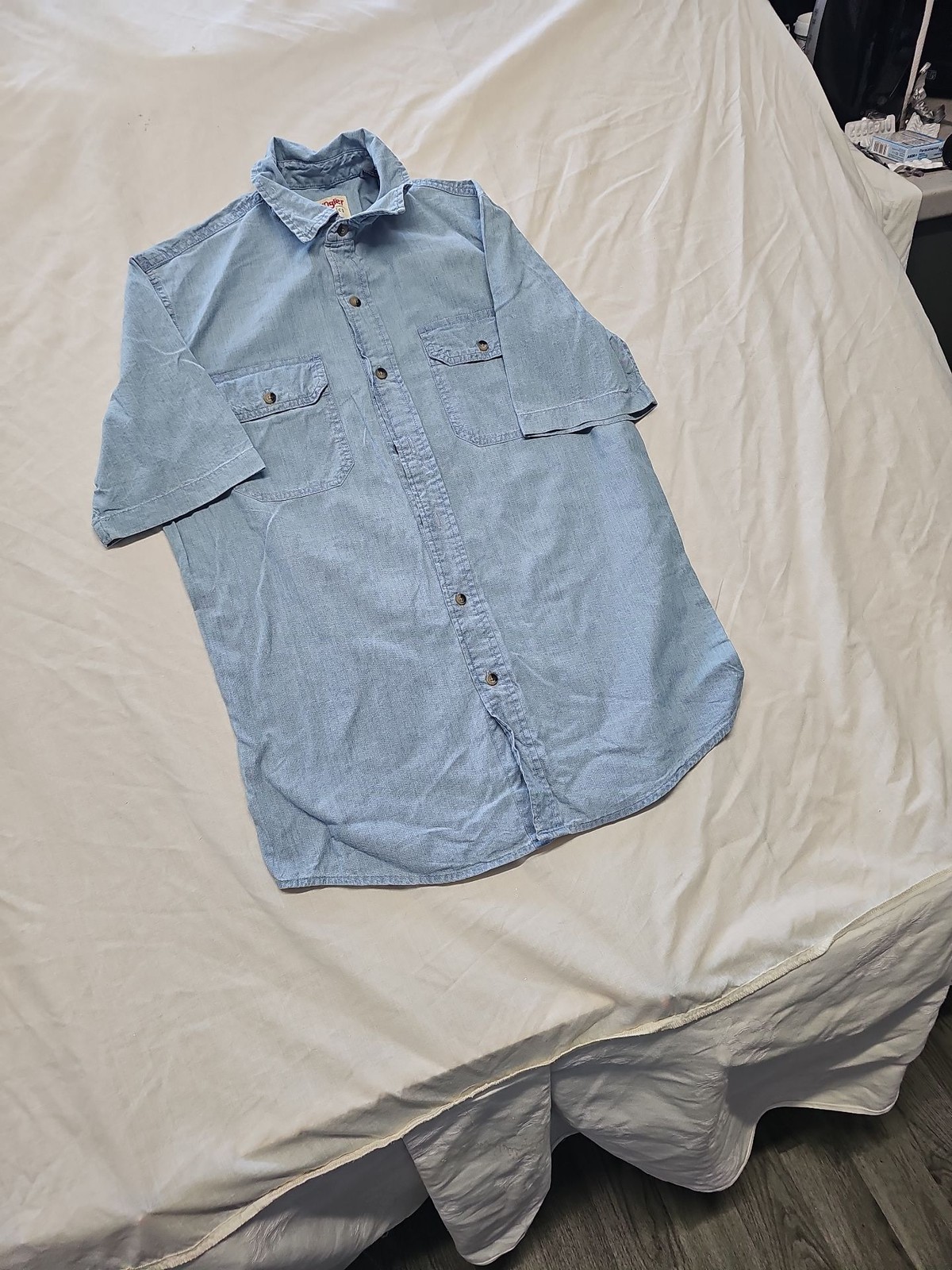 Wrangler Authentics Light Wash Chambray Short Sleeve Work Shirt S YY1192 image 3
