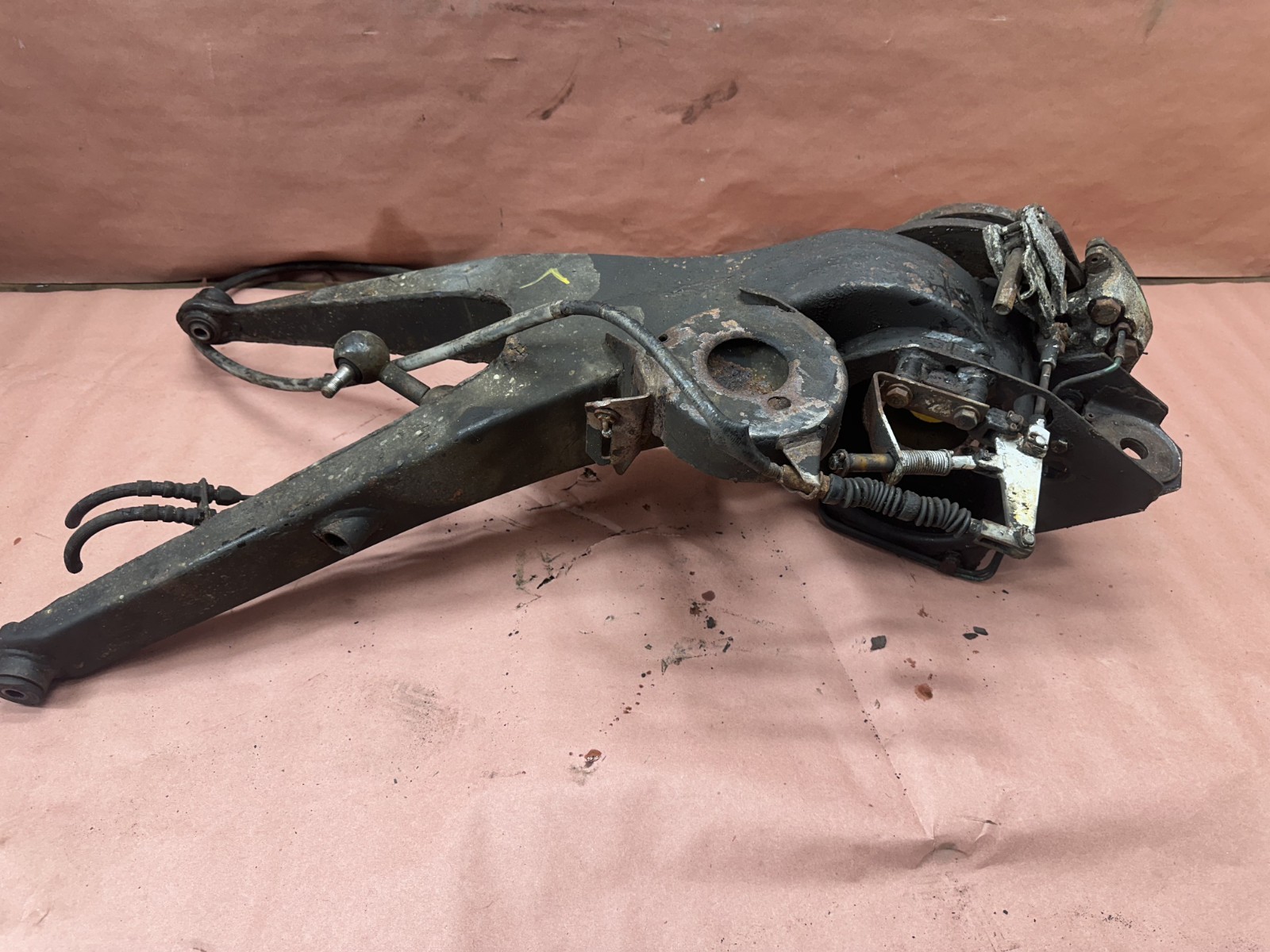 Rolls Royce Silver Spirit 1986 Rear Left Trailing Arm Wheel Bearing OEM 71KMiles