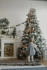 Digital Image Picture Photo Pic Wallpaper Background A Girl Christmas Tree