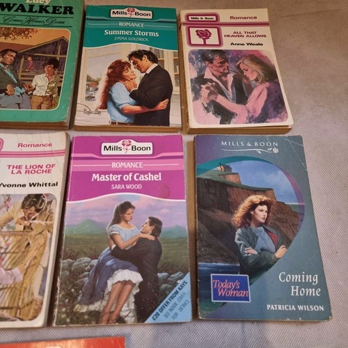 Bundle Job Lot Mills & Boon & Others Books x 9 Paperbacks Romance / 1980s - Foto 3 di 6