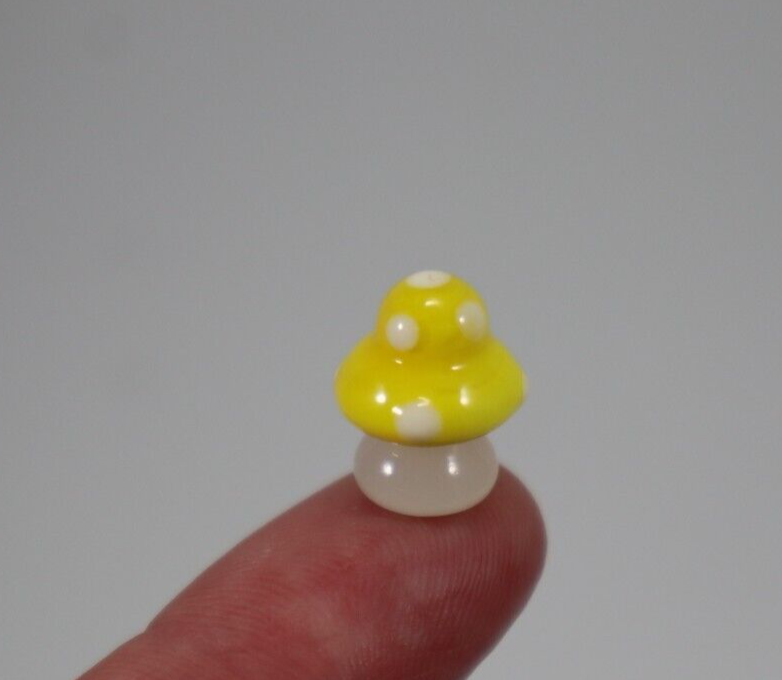 E3 Yellow friendship LUCKY LITTLE MUSHROOM GLASS FIGURINE