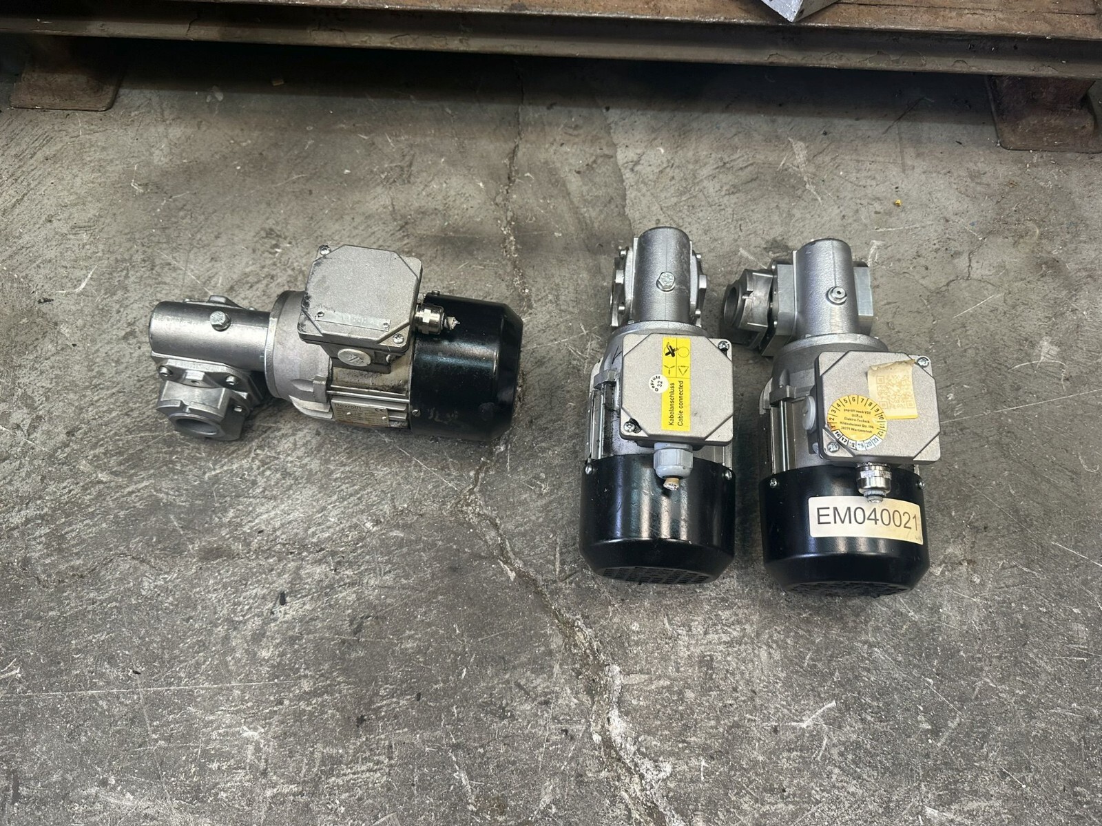 Picture 1 of 4