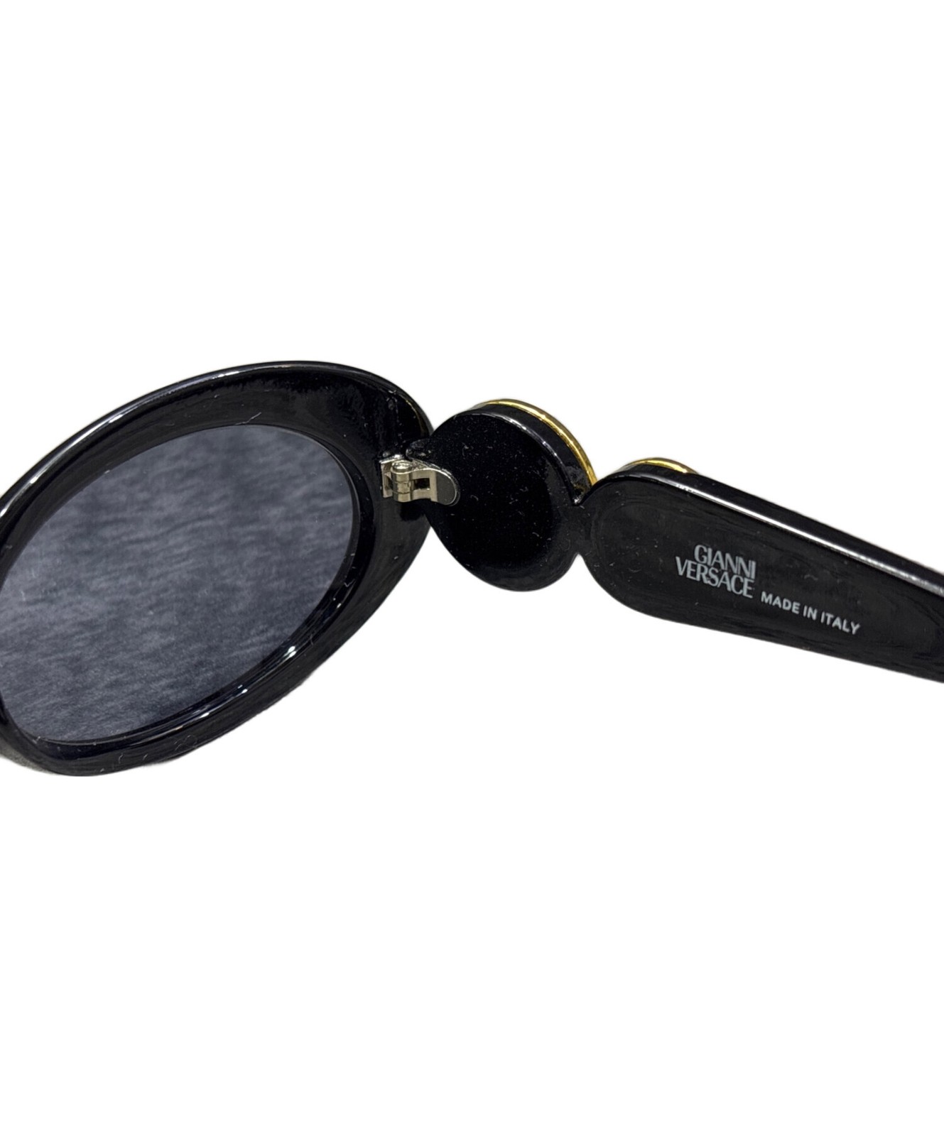 GIANNI VERSACE Men's Sunglasses Model 527 Black Used - Slight Scratches & Dirt thumbnail 5