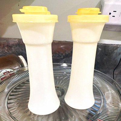 Tupperware Vintage Plastic Salt & Pepper Shakers Set 2 White/Yellow ish Lids