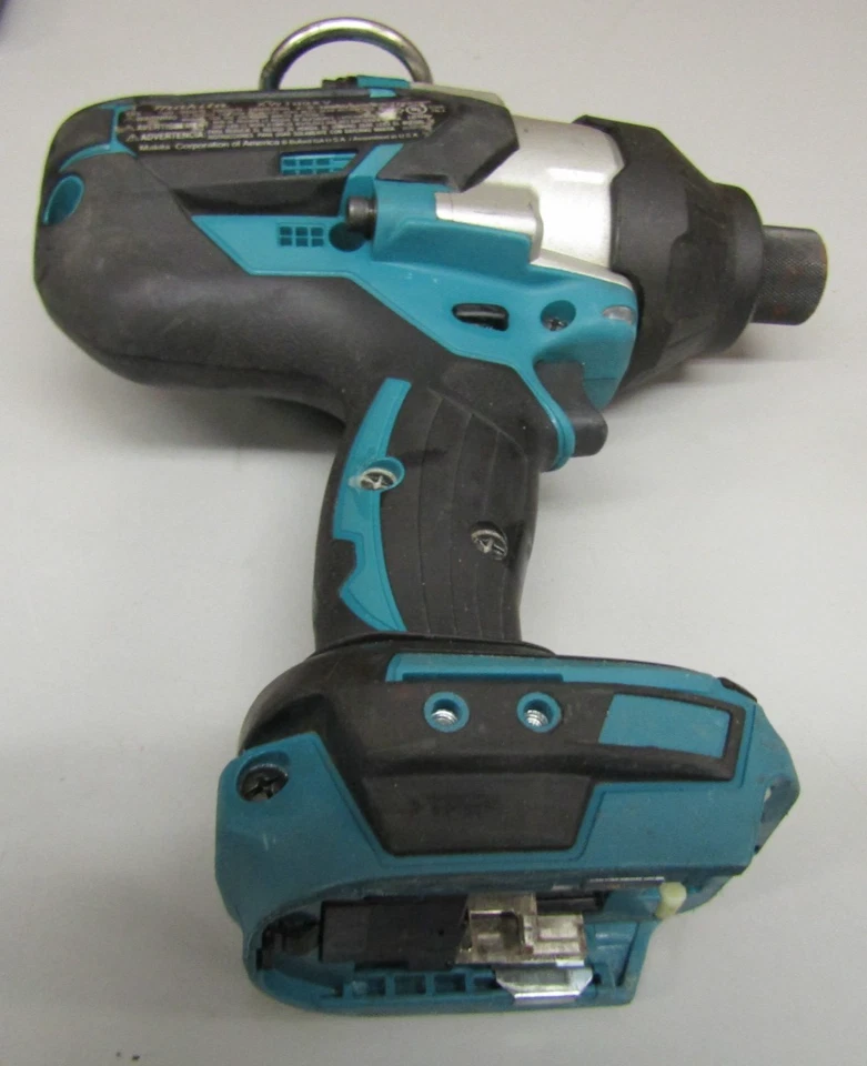 Makita (XWT09XV) Brushless High Torque Impact Wrench w/ Battery & Charger Foto 2 de 4