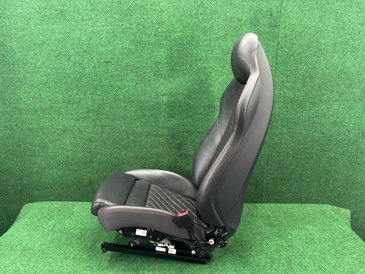 🛑 2017-2023 Audi R8 Spyder Front Right Seat Assembly Black Red Stitching OEM