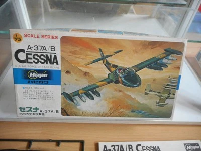 Modelkit Hasegawa A-37A/B Cessna au 1:72 en boîte - Photo 1/2