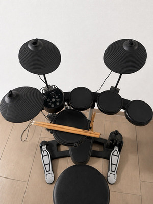 Millenium HD-50 E-Drum Kit mit Pedalen, Sticks, Hocker, USB/AUX
