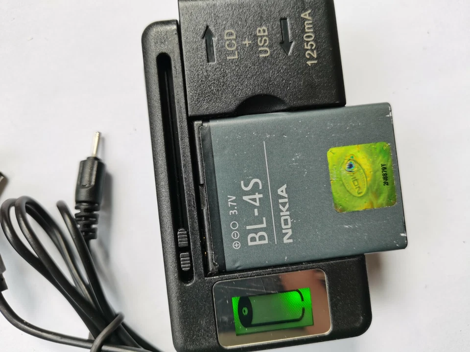 Batería BL-4S + Cargador LCD + Cable Cargador Para Nokia X3-02 7610S 6202C 6208C Foto 3 de 4