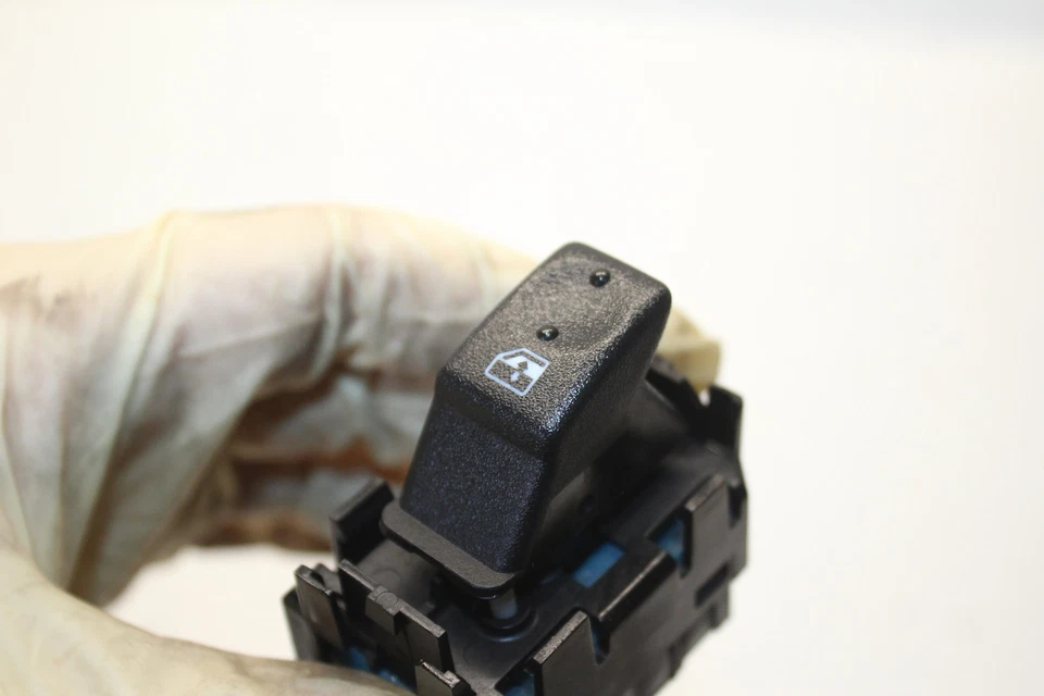 2003 2004 2005 2006 2007 HUMMER H2 REAR RIGHT WINDOW SWITCH BUTTON OEM - Image 3 of 4