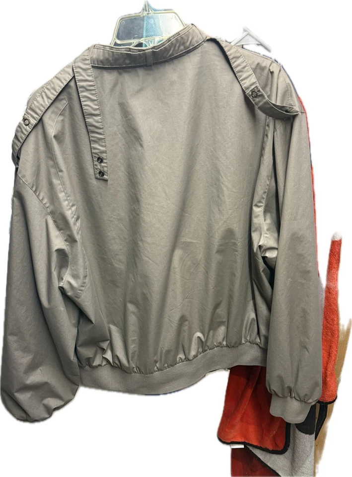 Chaqueta vintage solo para miembros Foto 3 de 4