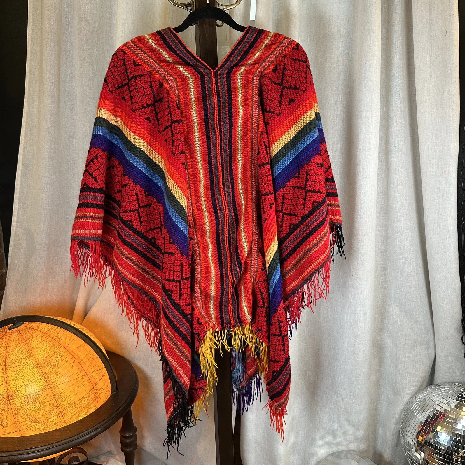 Peruvian Alpaca Poncho Rainbow w Fringes
Opens in a new window or tab