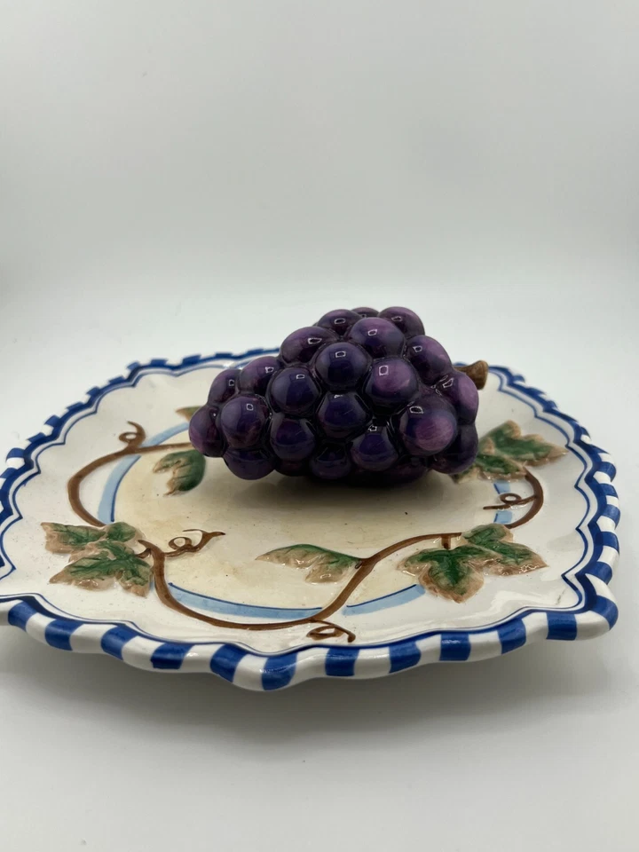 Plato Decorativo de Uva Redondeado Cuadrado Plato Colgante Bella Casa by Ganz 7 3/4" 3D Foto 4 de 4