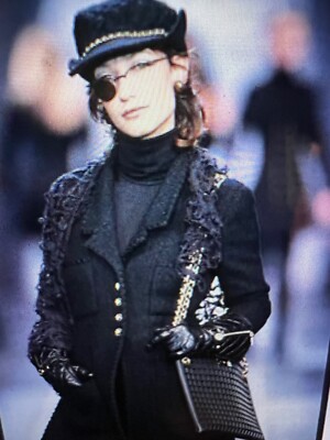 希少モデル✨CHANEL 金ボタン　ジャケット CHANEL Vintage 1992 Black Velvet Satin Trim Jacket 24K gold CC