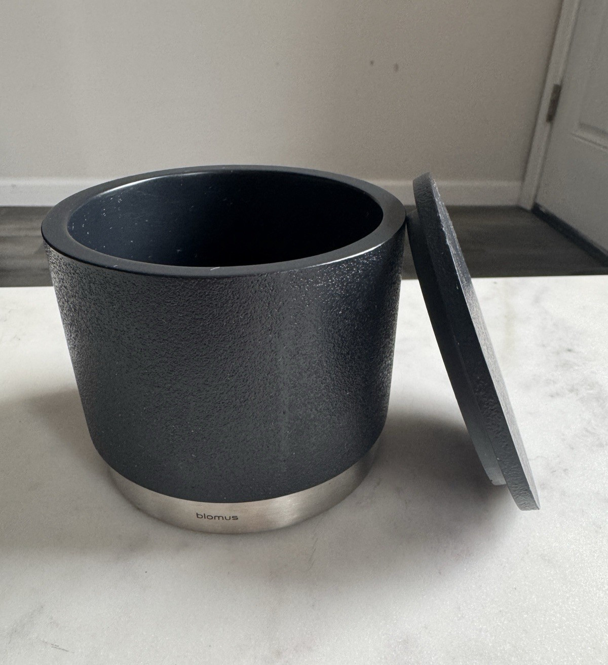 Blomus Ara Modern Round Black Lidded Nonslip Bathroom Storage Container Canister