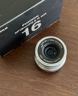 Fujifilm Fujinon XF 16Mm F/2.8 R WR Objektiv (Silber)