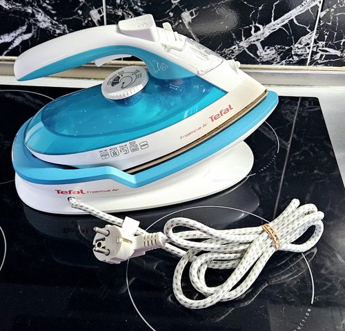 Ferro da stiro a vapore senza fili Tefal Freemove Air
