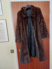 Pelliccia lunga di VISONE maschio selvaggio black. Manifattura artigianale.