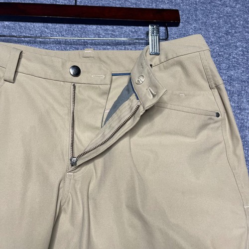 Pantalone uomo Lululemon Commission vestibilità rilassata kaki beige casual - Foto 3 di 7