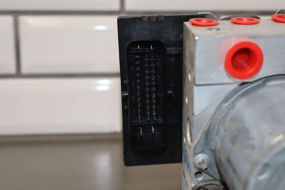 09-14 Chevy Suburban GMT900 OEM ABS насос/модуль в сборе - Изображение 4 из 4