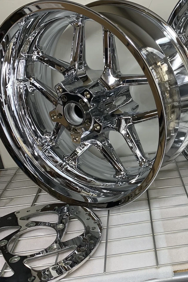 Rueda trasera Harley Chrome Anv Edition VRSCDX 43300086 NIGHT ROD 2012-17 intercambio Foto 3 de 4