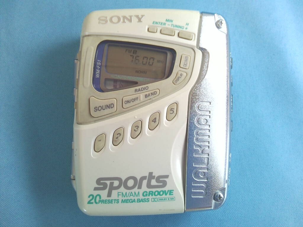 Sony Sports Radio Cassette Walkman WM-FS1 White Personal Cassette 