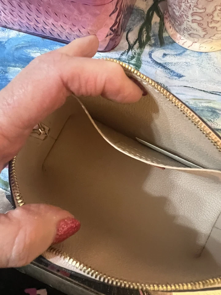 Louis Vuitton Epi Cosmetic Case - Image 4 of 4