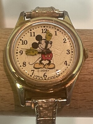 Vintage Lorus by Seiko Mickey Mouse Ladies Watch Japan v515-6080 A1 New Battery