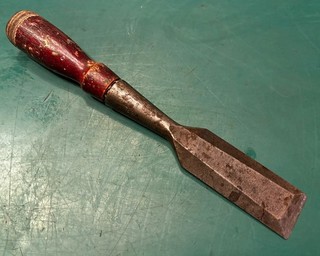 Vintage STANLEY No. 750 1 1/4” Beveled Edge Socket Chisel Tool USA