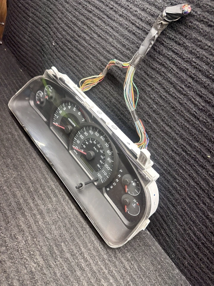 2005 Toyota Sequoia SR5 Speedometer Instrument Cluster Panel OEM 769204-890A DJ - Image 3 of 4