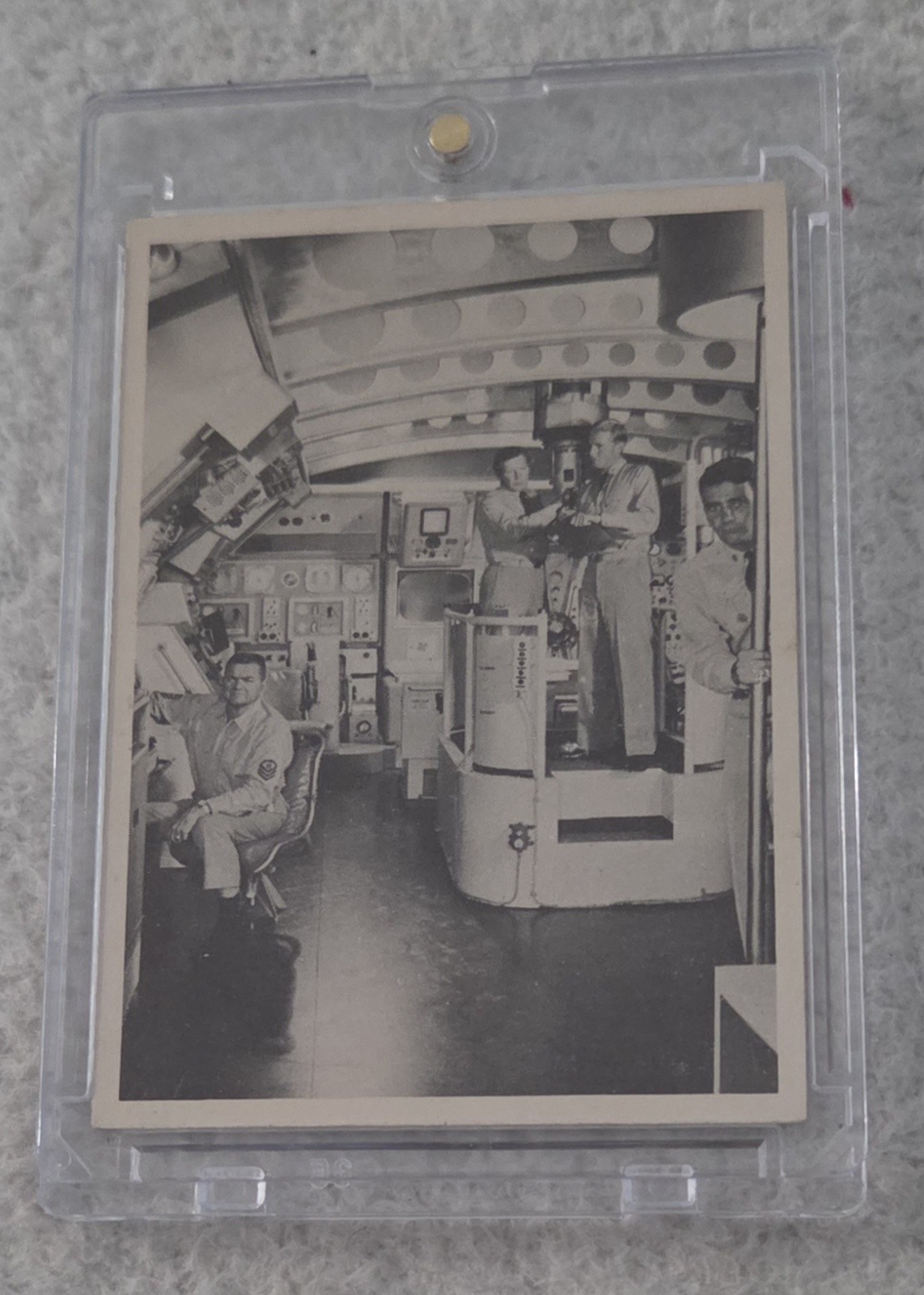 1964 Donruss Voyage to the Bottom of the Sea #6 Trading Card In Collectors Case
