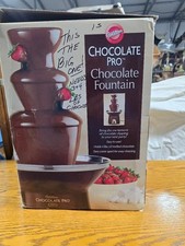 🍫 Wilton Chocolate Pro Schokoladenbrunnen - Große 4 Pfund Kapazität (Modell TL-094)