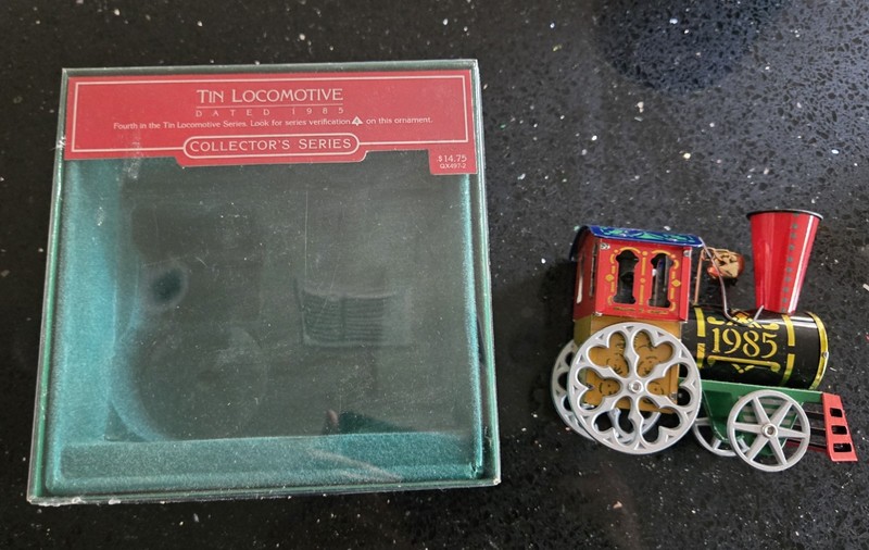 HALLMARK 1985 TIN LOCOMOTIVE # 4 SERIES  ORNAMENT