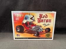 Atlantis Tom Daniel "Red Baron" w/Trading Card 1:24 SC Plastic Model Kit M6740