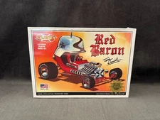 Atlantis Tom Daniel "Red Baron" w/Trading Card 1:24 SC Plastic Model Kit M6740