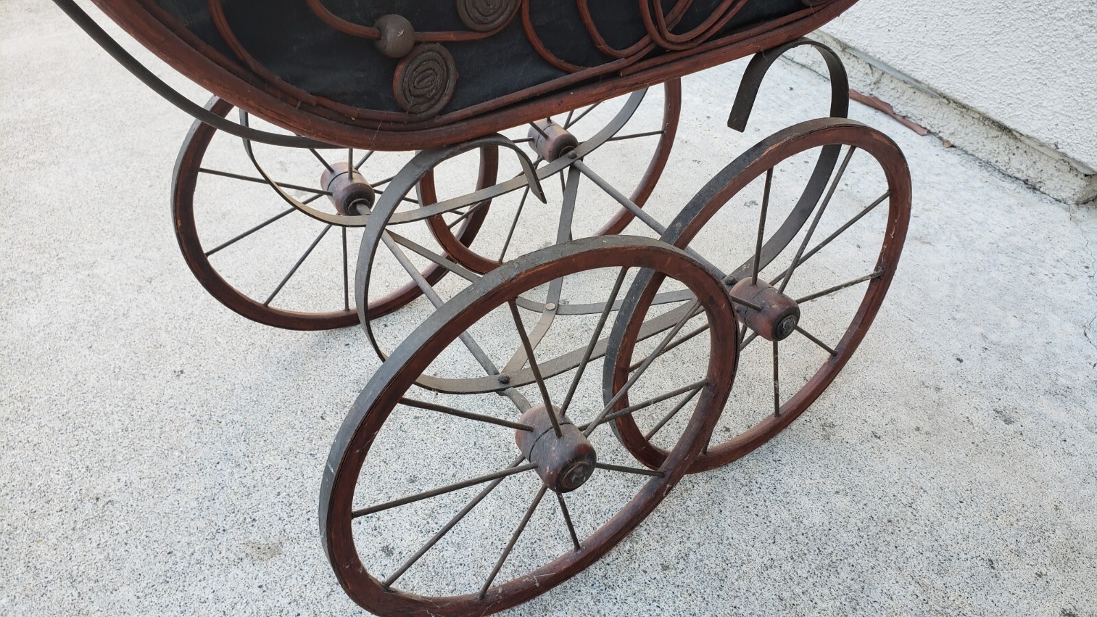 Antique/Vintage Victorian Baby Doll Carriage / Buggy Stroller Metal
