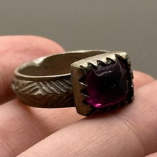 LOVELY ANCIENT ROMAN BRONZE RING WITH OLD GLASS INSERT