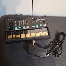 Korg Volca FM Sintetizzatore FM Digitale con Adattatore di Alimentazione Testato
