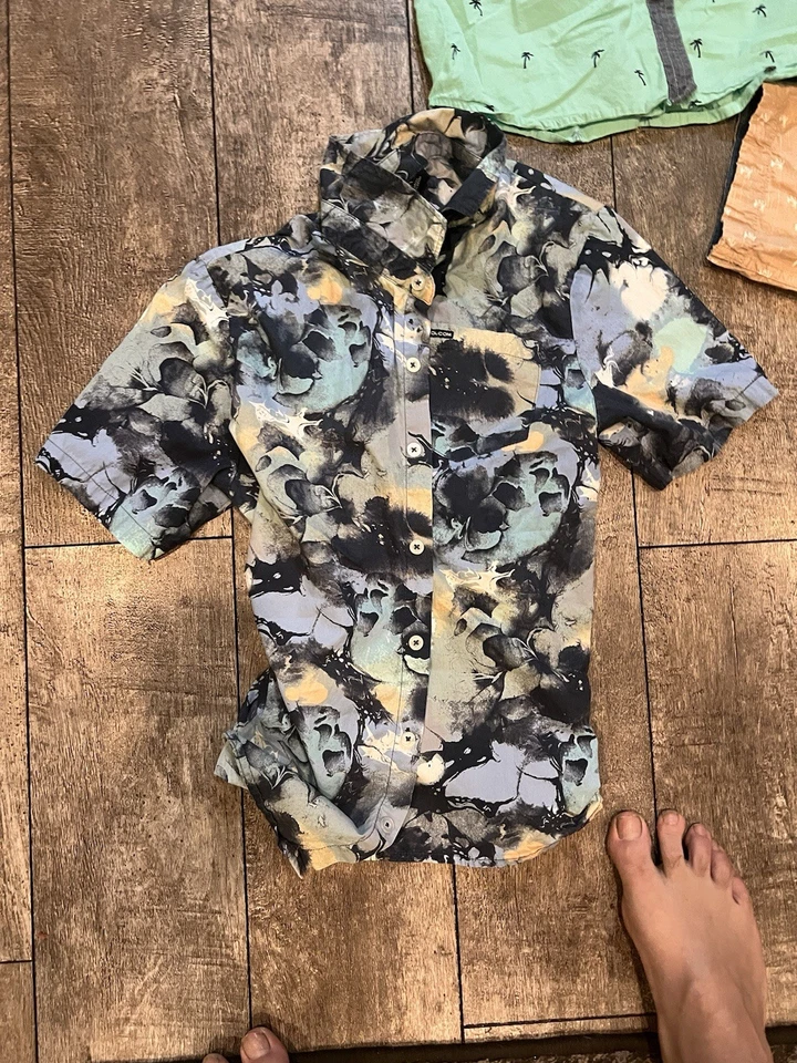 Lot  3 Short Sleeves  Youth Boys Collar Shirts  Youth Large Suze 14 - Image 2 of 4